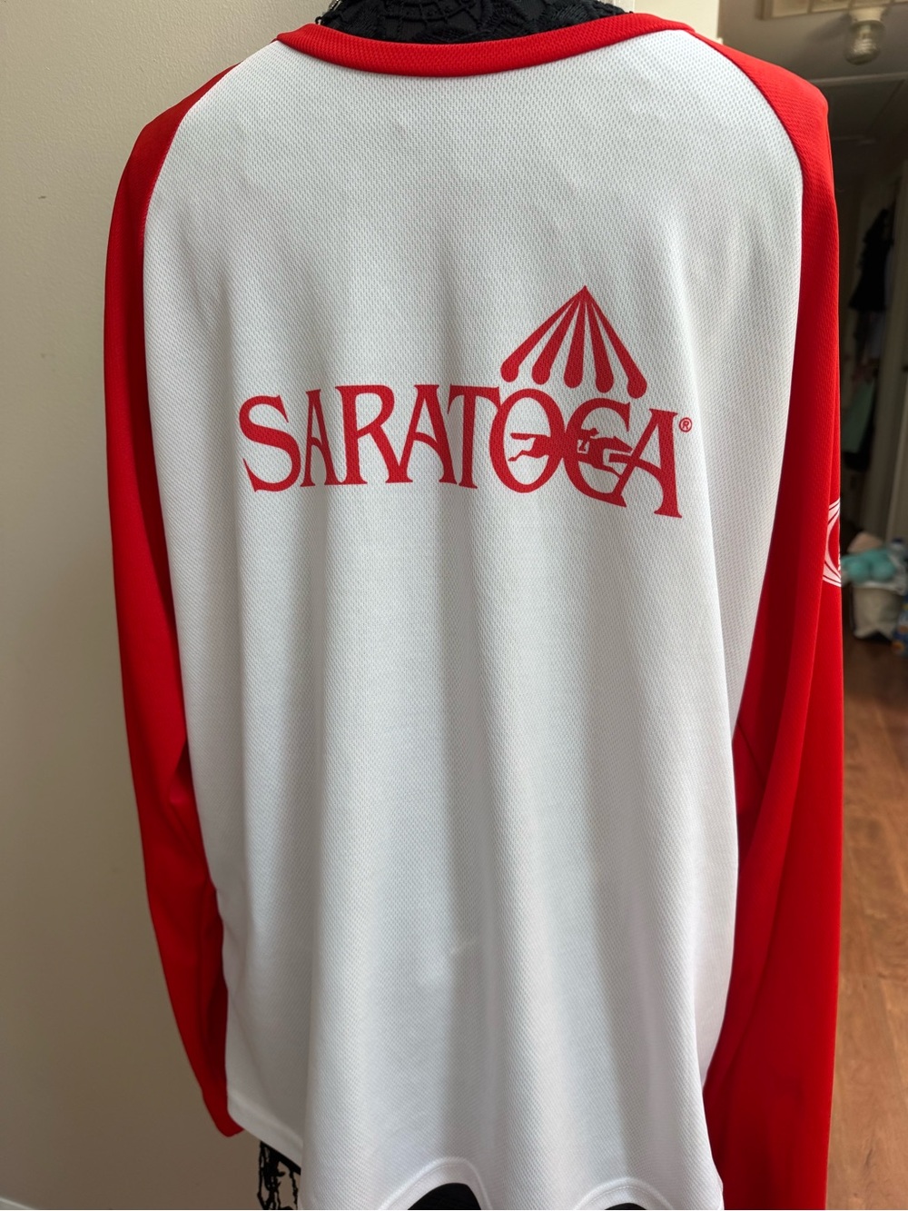 Saratoga NYRA bets/Fox Sports Red & White Long Sleeve Raglan, l/xl unisex - Picture 8 of 8